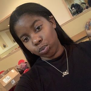 Meet your Posher, Jade